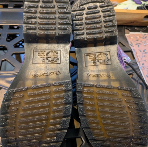 Doc Martens Adult Size 9 Pink/Iridescent - Picture 5 of 6